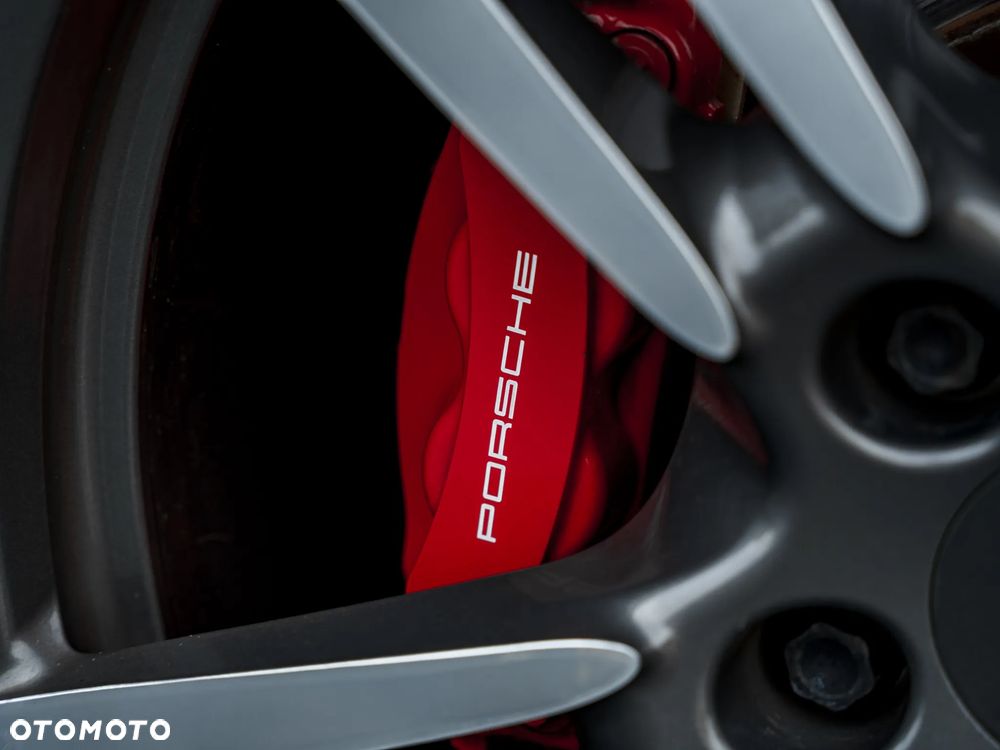 Porsche Panamera GTS PDK - 10