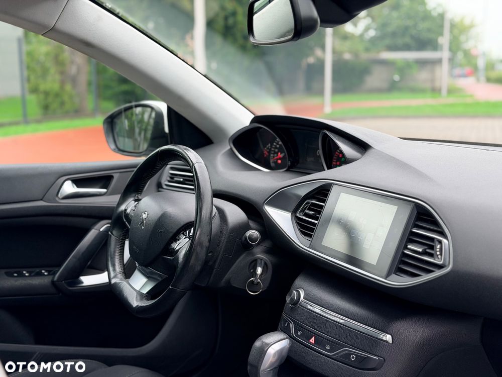 Peugeot 308 BlueHDi FAP 150 EAT6 Stop & Start Allure - 23