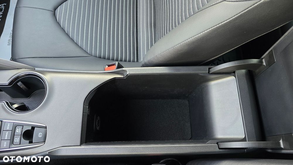 Toyota Camry 2.5 Hybrid Prestige CVT - 14