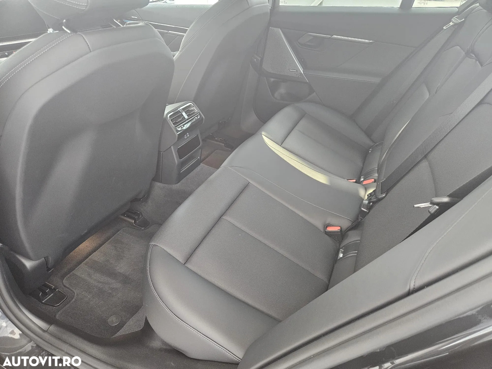 BMW Seria 5 520i AT MHEV - 14