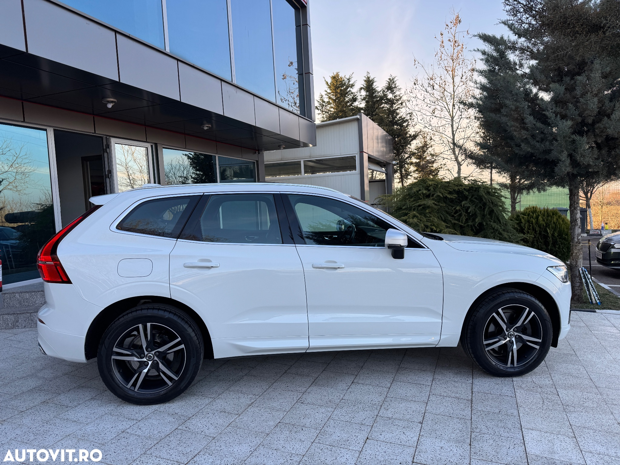 Volvo XC 60 D4 AWD R-Design - 12
