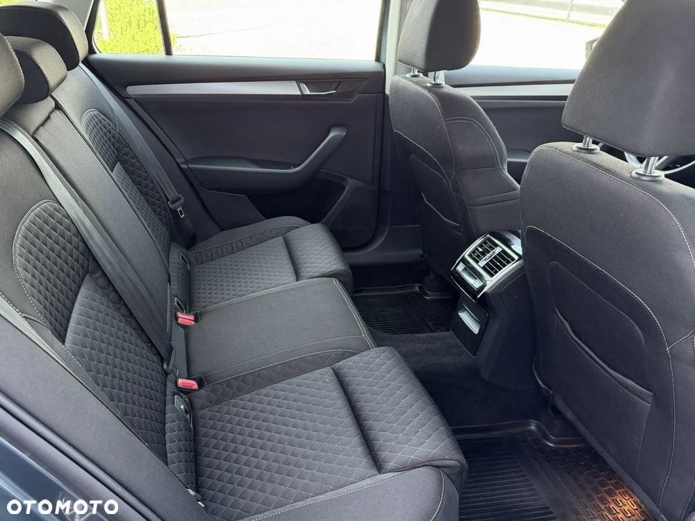 Skoda Superb 2.0 TDI Style DSG - 24