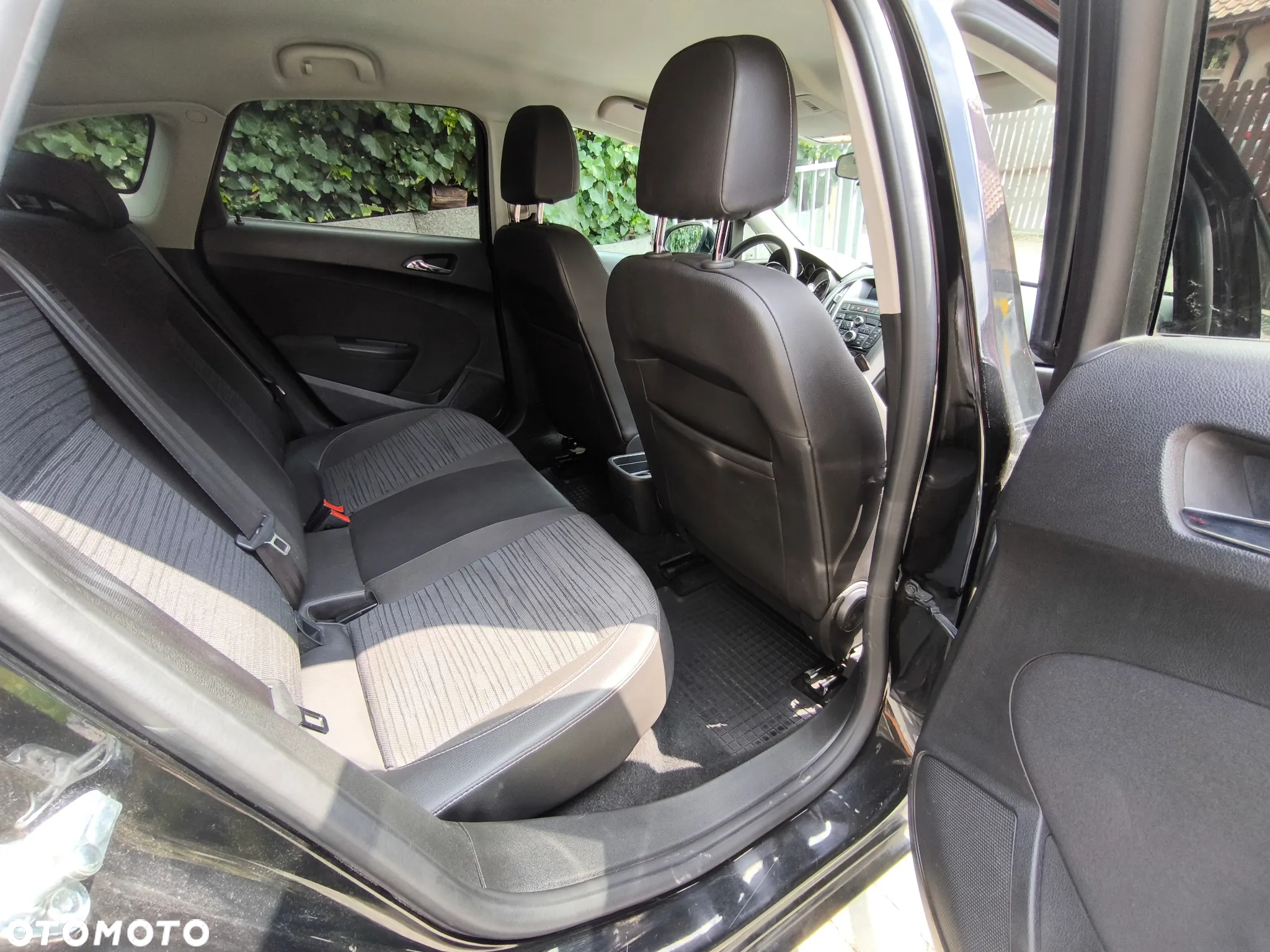 Opel Astra IV 1.4 T Business EU6 - 11
