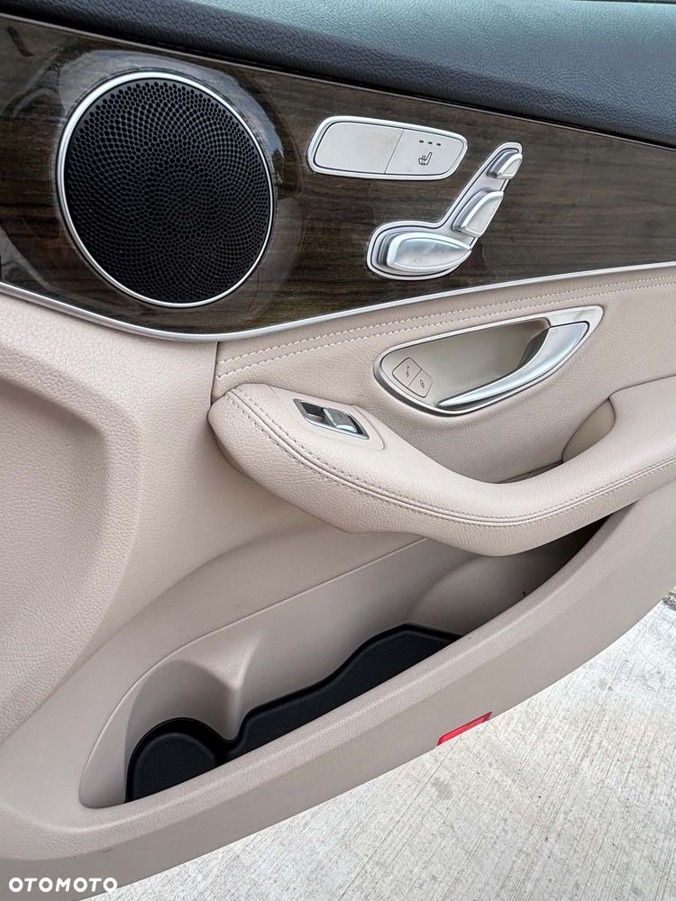 Mercedes-Benz Klasa C 300 7G-TRONIC - 35