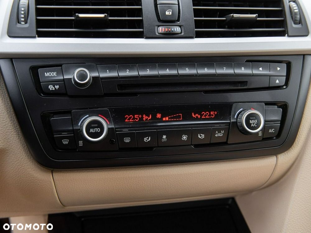 BMW Seria 3 320d Sport Line - 24
