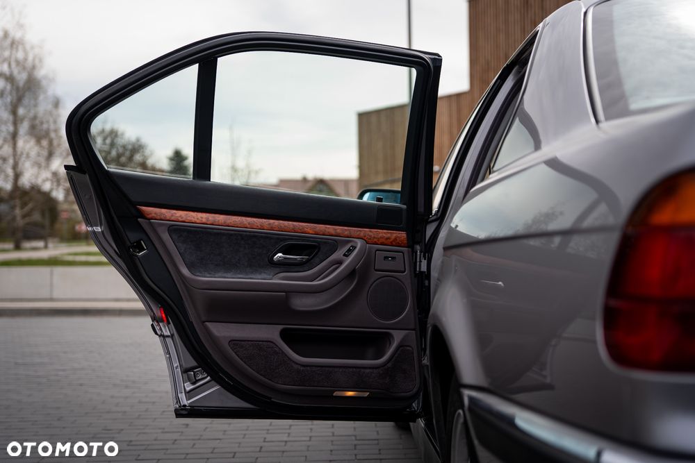 BMW Seria 7 730i - 17