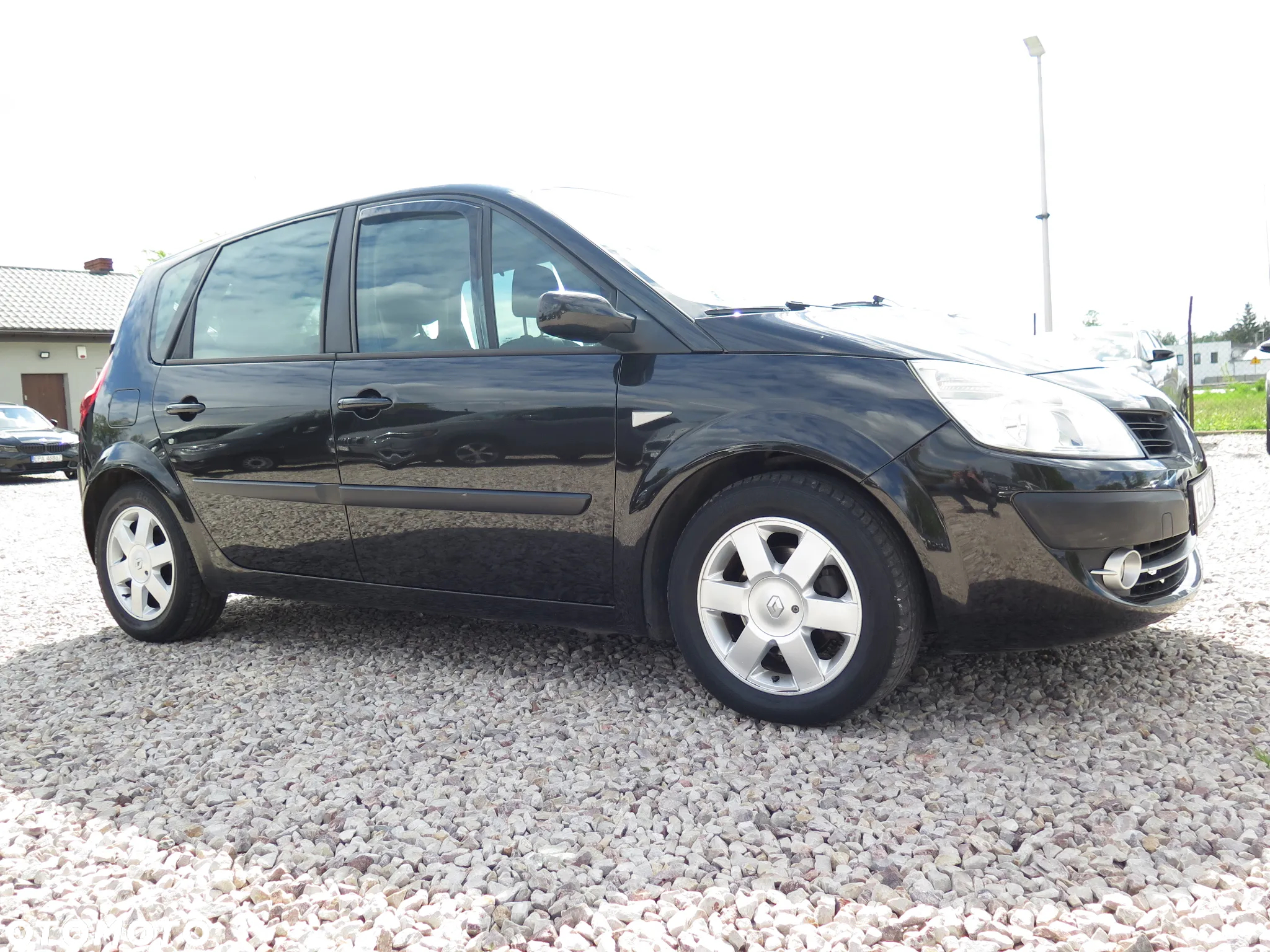 Renault Scenic 1.6 16V 110 Authentique - 11