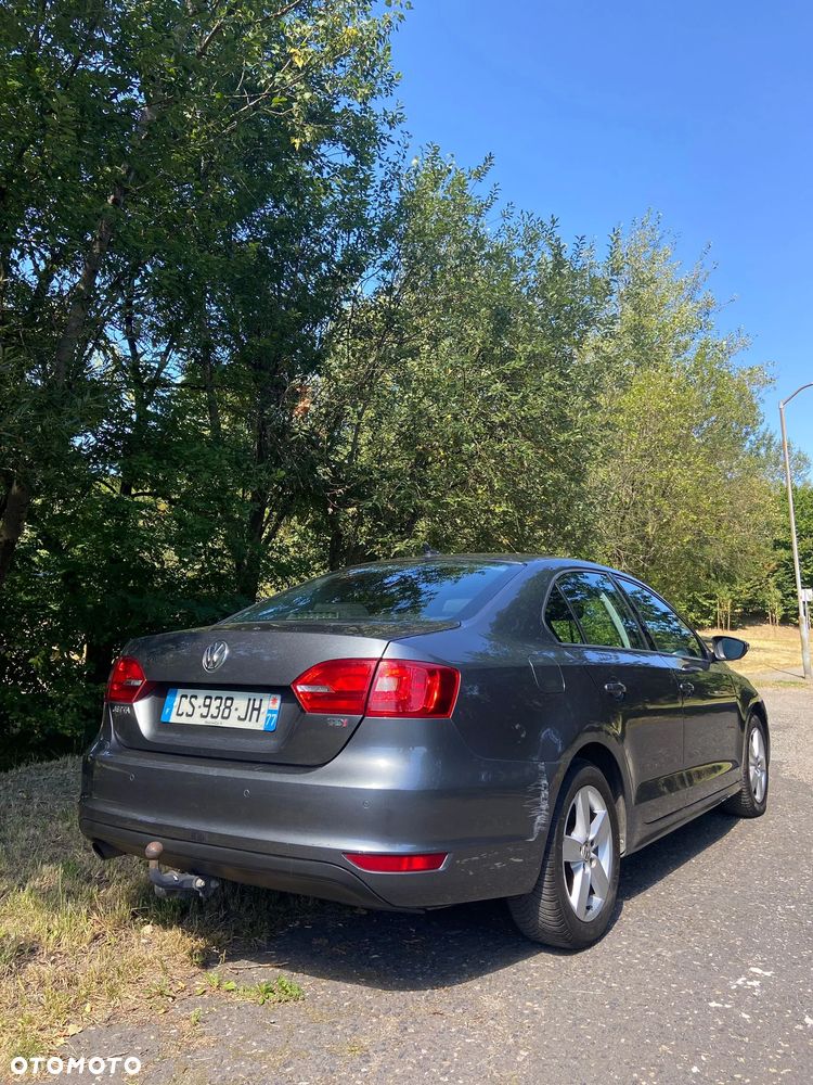 Volkswagen Jetta - 7