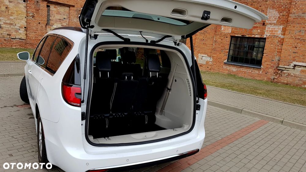 Chrysler Pacifica - 21