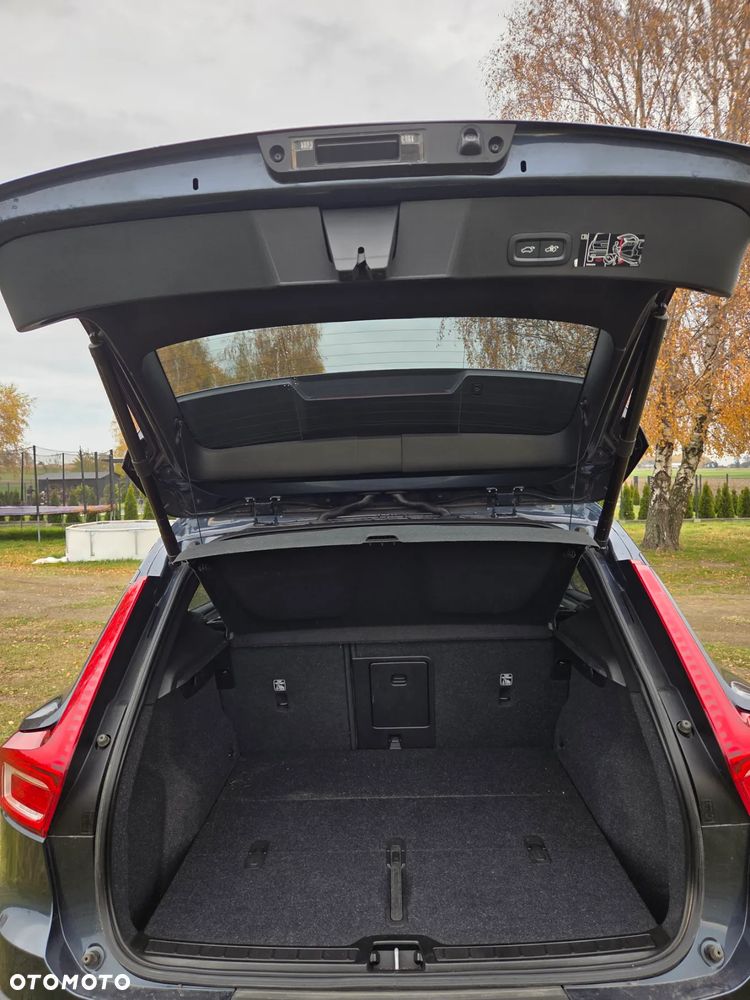 Volvo XC 40 T5 AWD Momentum - 8