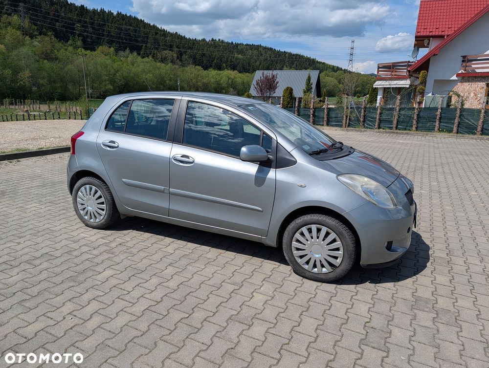 Toyota Yaris 1.3 - 3