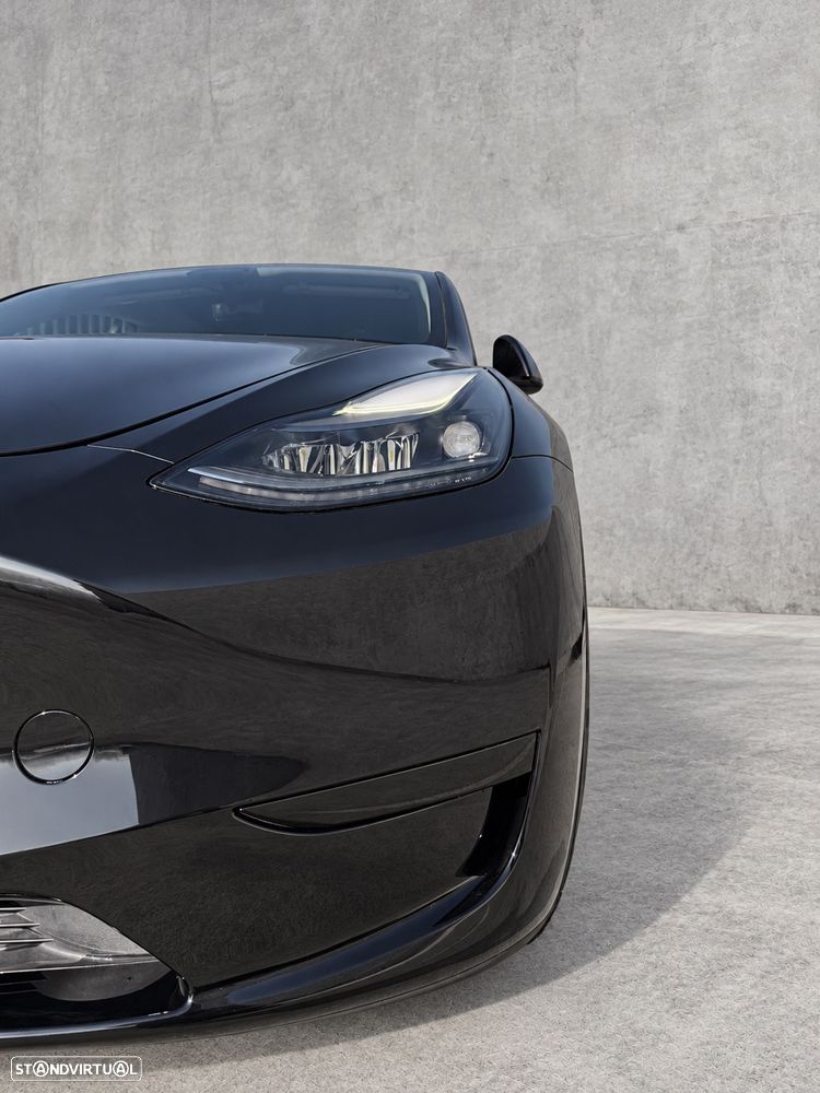 Tesla Model Y - 7