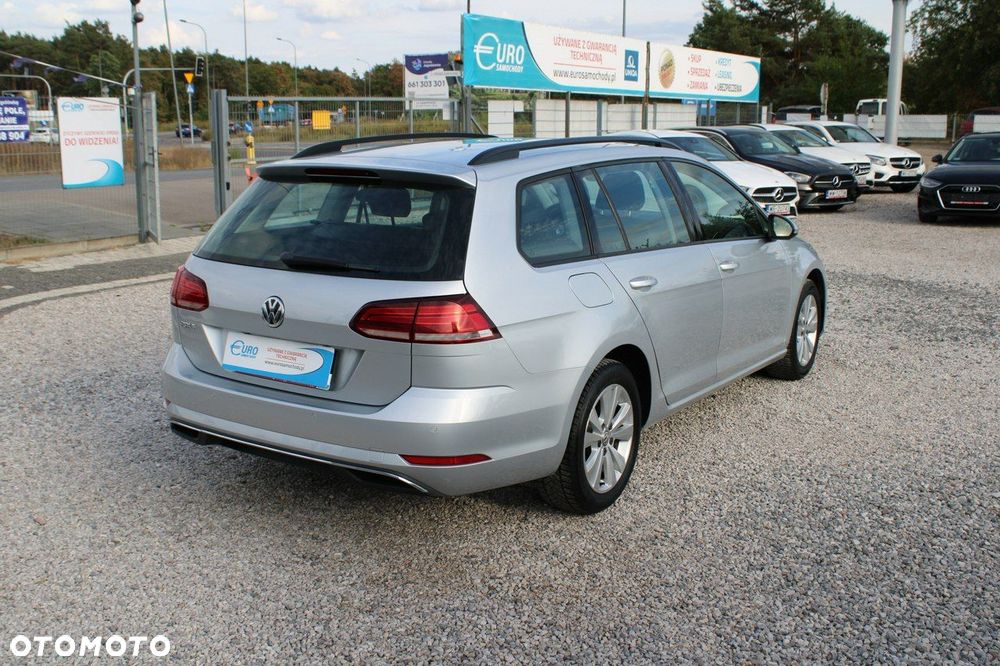 Volkswagen Golf - 5
