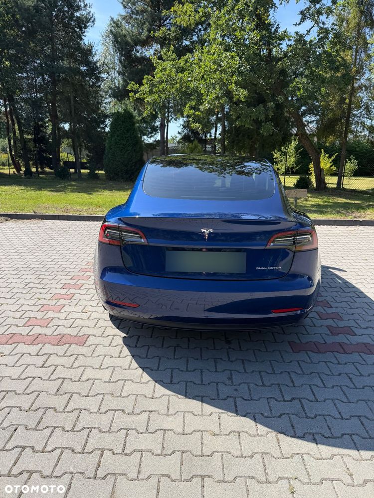 Tesla Model 3 - 4
