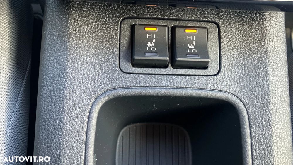 Toyota Corolla Cross - 18