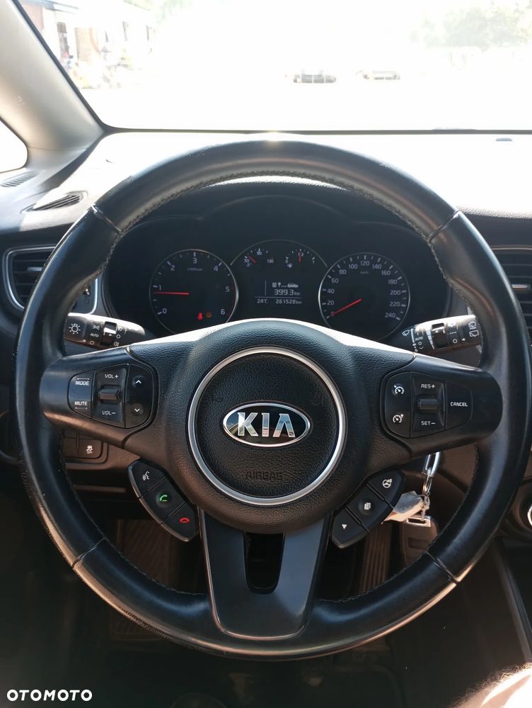 Kia Carens - 13