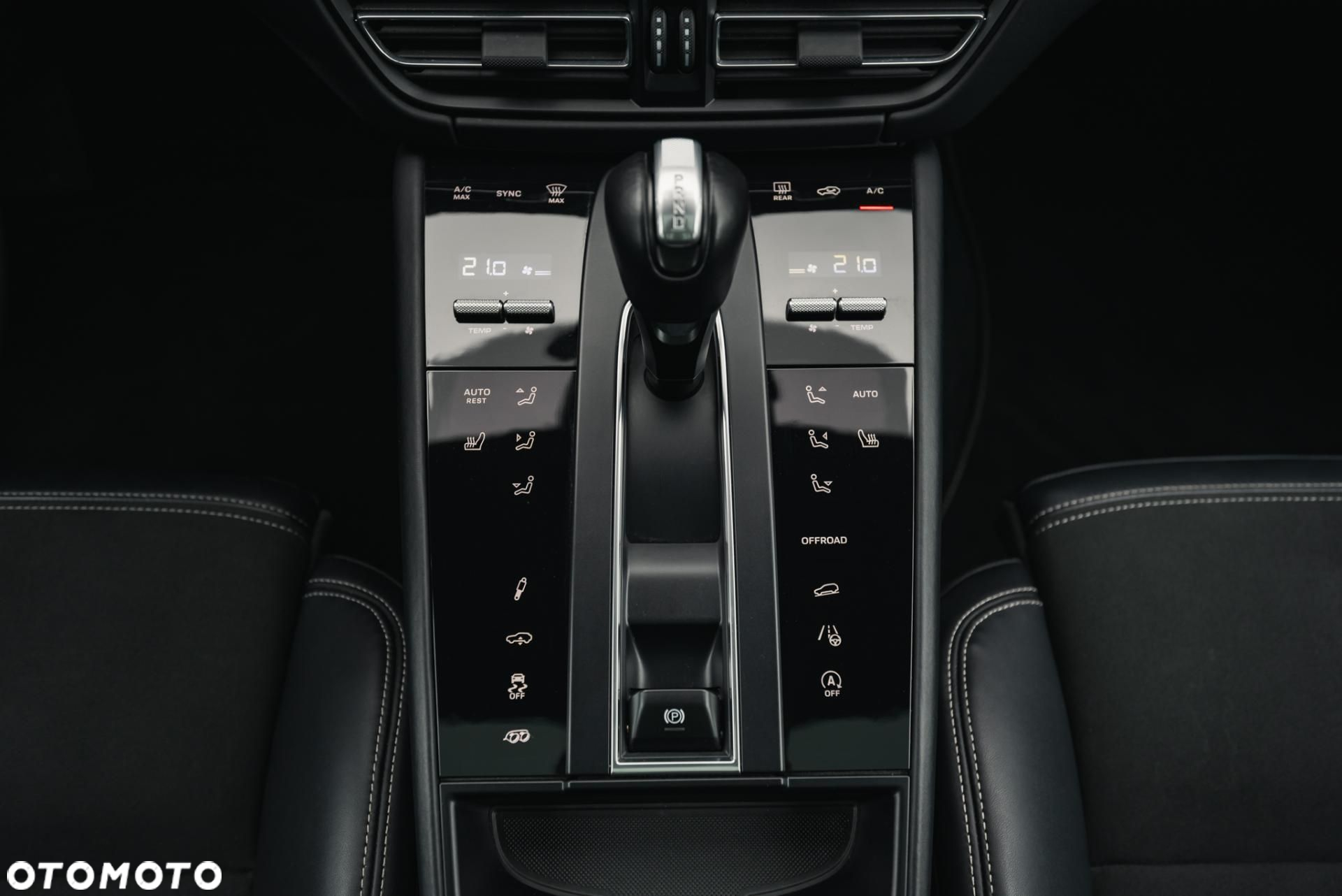 Porsche Macan GTS - 21