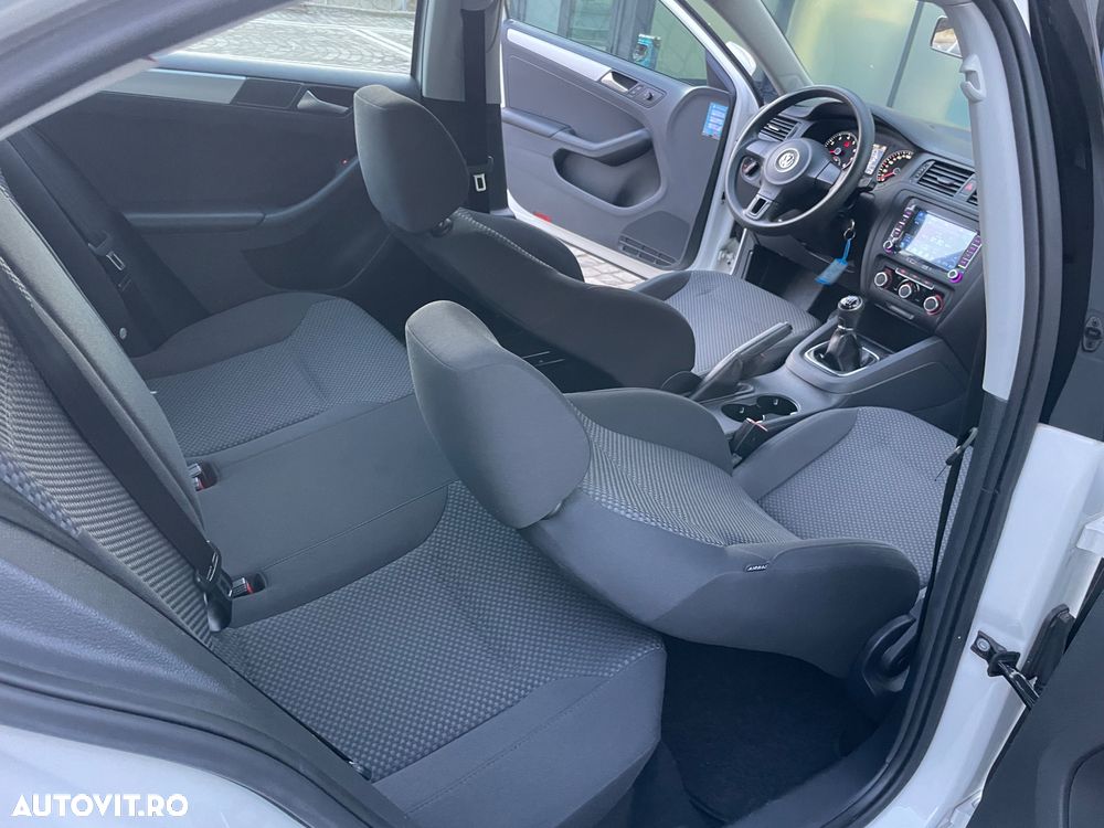 Volkswagen Jetta - 9