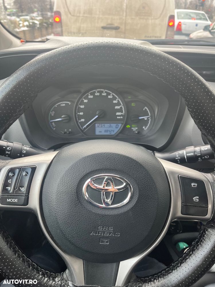 Toyota Yaris 1.5 VVT-i HSD Terra - 11