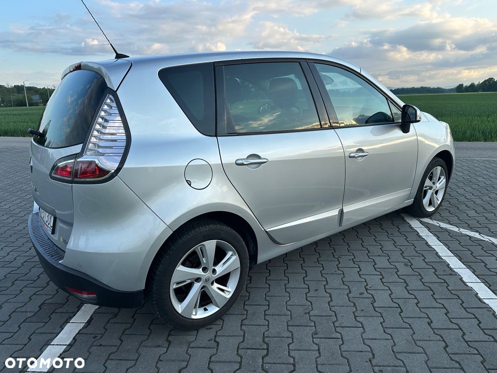 Renault Scenic 1.6 16V 110 Dynamique - 11