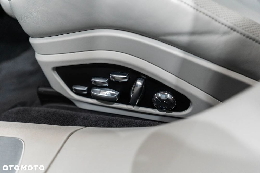 Porsche Panamera Turbo - 23