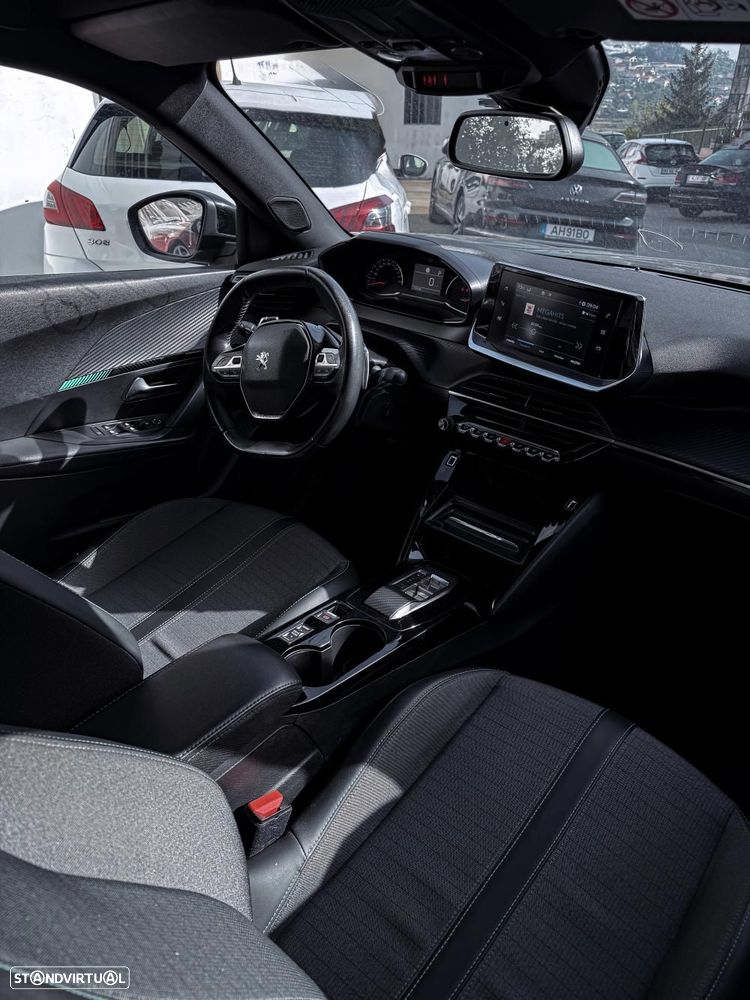 Peugeot 2008 1.5 BlueHDi Allure EAT8 - 11