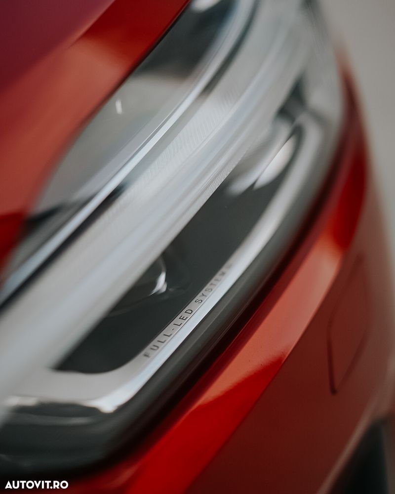 Volvo XC 60 D4 AWD Geartronic RDesign - 11