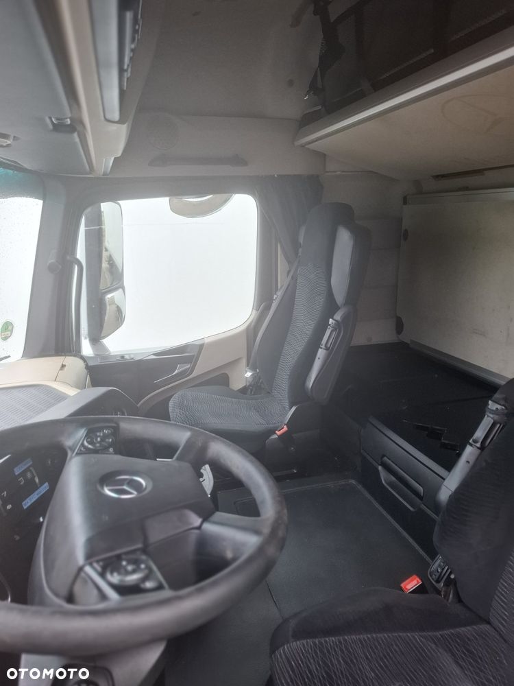Mercedes-Benz Actros - 2
