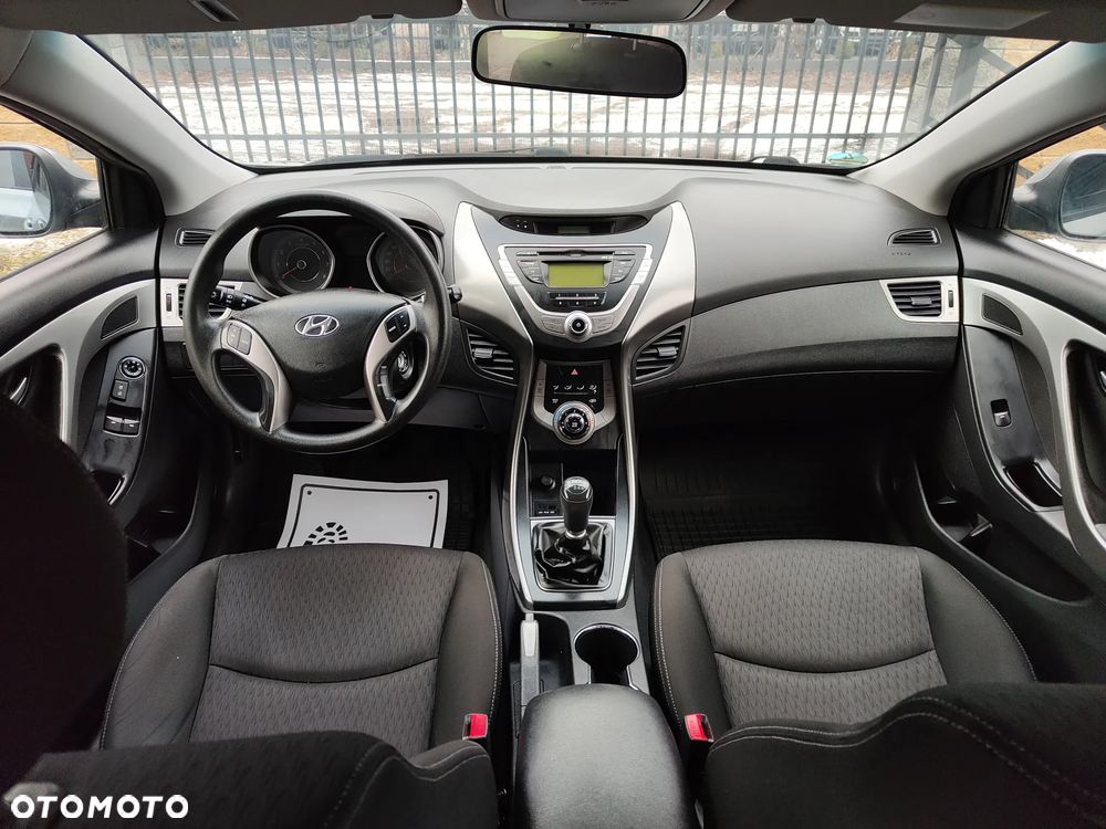 Hyundai Elantra 1.6 Comfort - 7