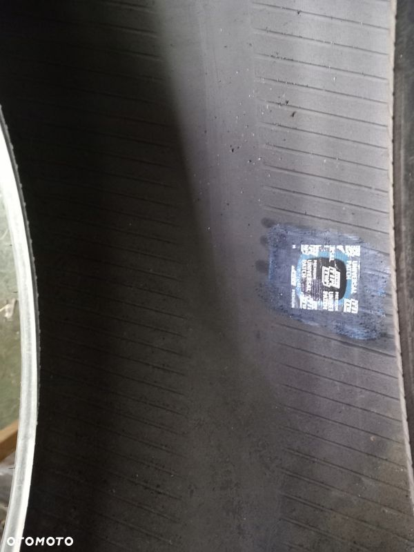 225/40R18 Bridgestone Blizzak LM005 - 3