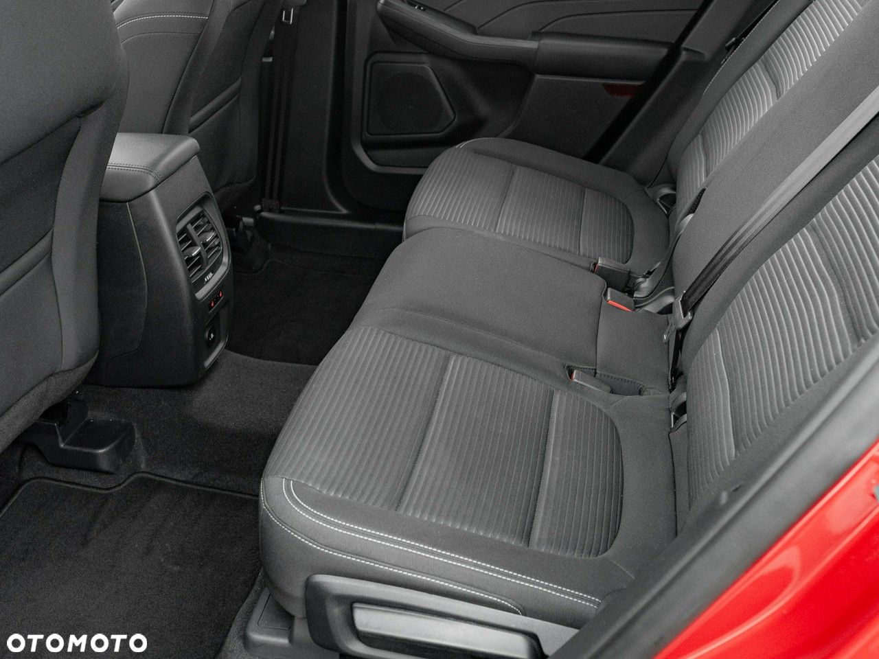 Ford Kuga 1.5 EcoBoost FWD Titanium - 25