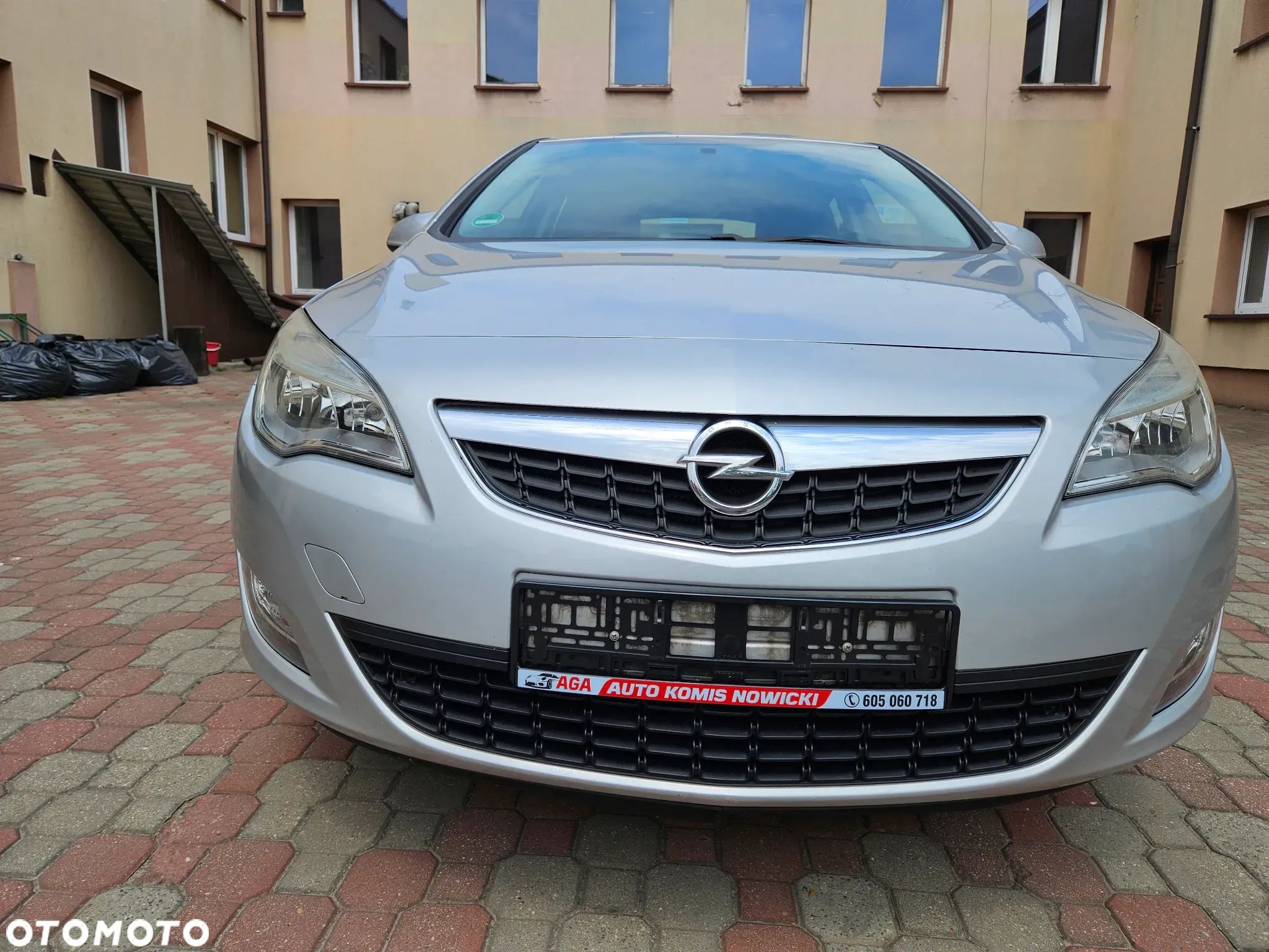 Opel Astra 1.4 Turbo Design Edition - 1