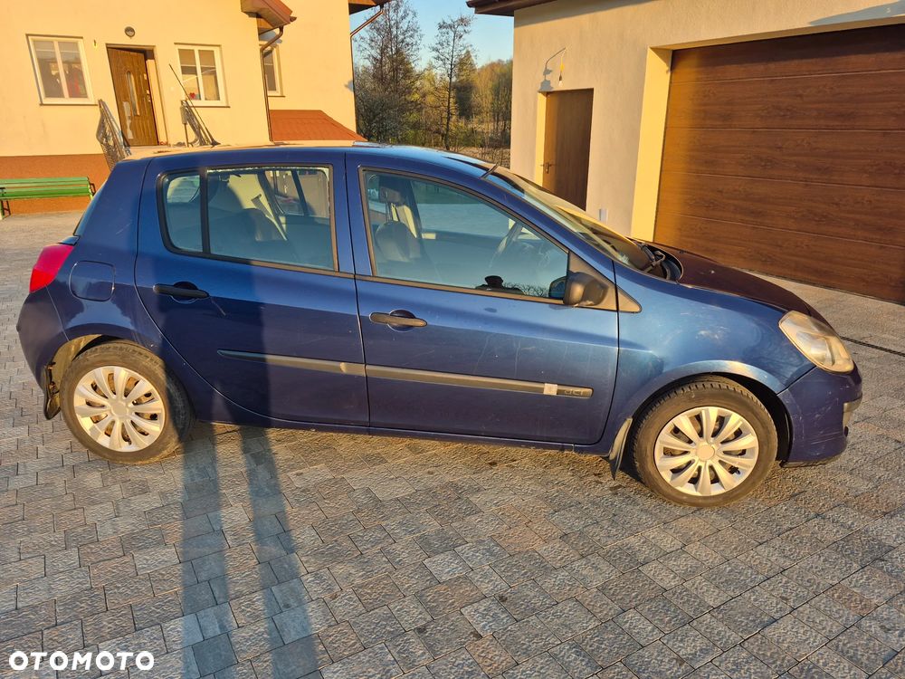 Renault Clio - 10