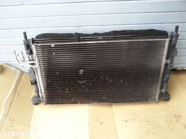 KOMPLET CHLODNIC Z WENTYLATOREM C-MAX 1.8 16V RAD