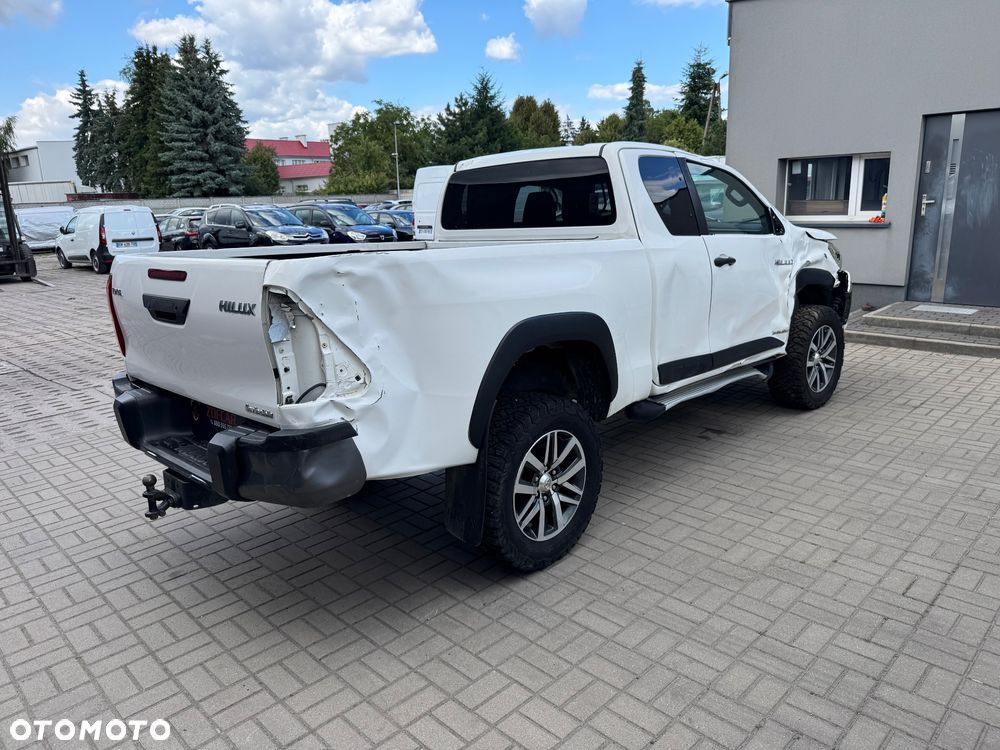 Toyota Hilux - 5