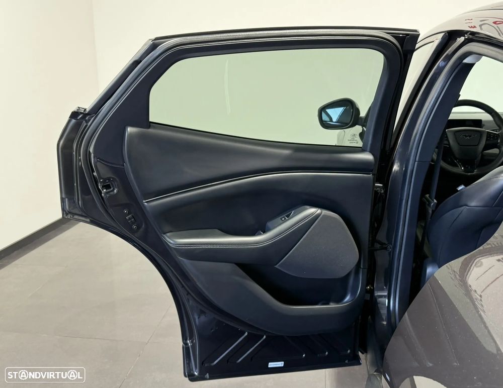 Ford Mustang Mach-E Standard - 42