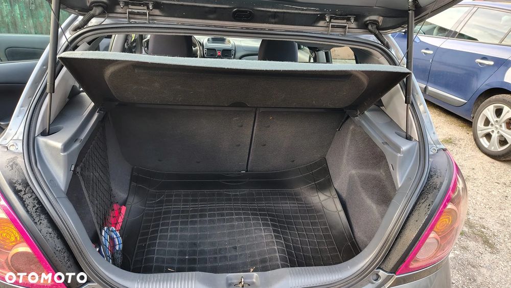 Nissan Almera 1.5 Visia + - 13