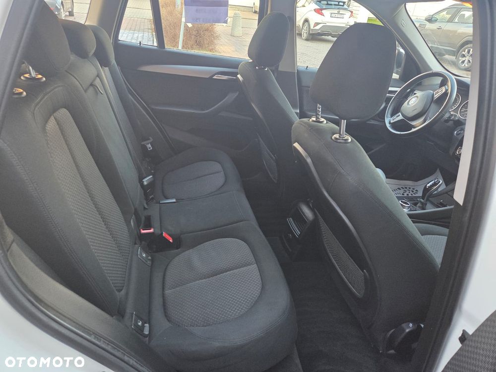 BMW X1 sDrive18i - 10
