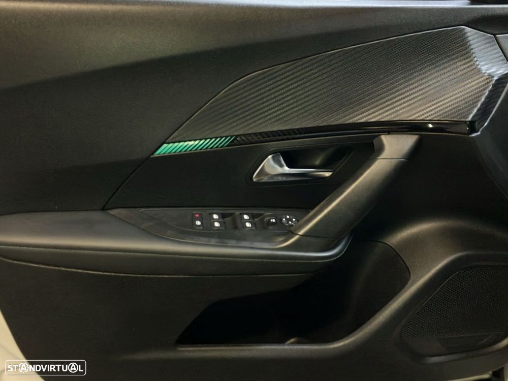 Peugeot 2008 1.2 PureTech Allure - 19