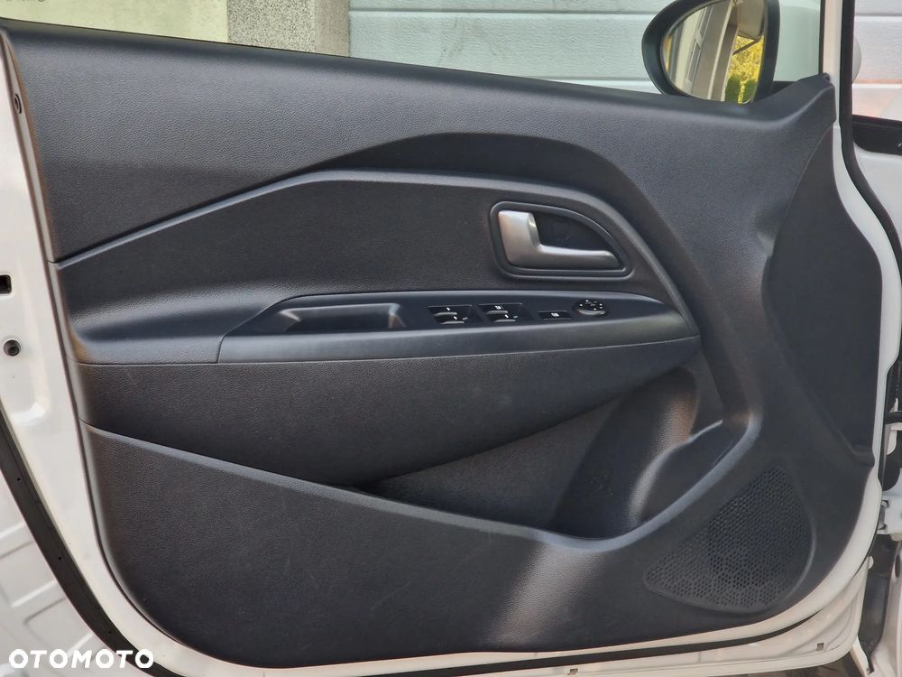 Kia Rio 1.2 Fifa World Cup Edition - 31