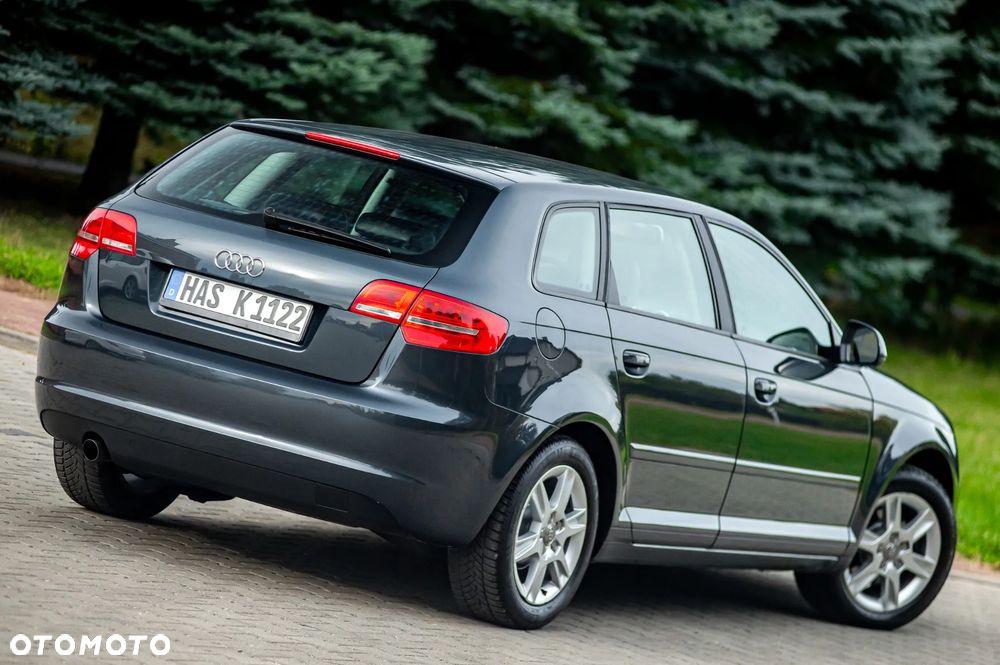Audi A3 Sportback 1.6 Ambiente - 17
