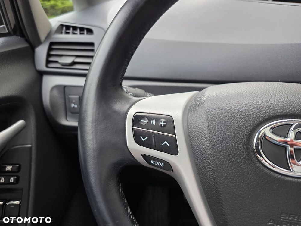Toyota Verso 1.8 5-Sitzer Executive - 30