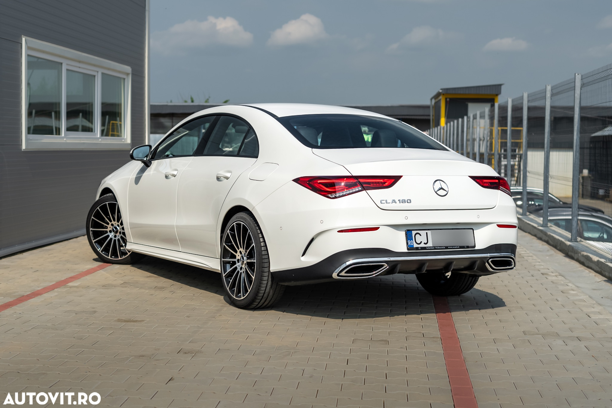Mercedes-Benz CLA 180 7G-DCT AMG Line - 26