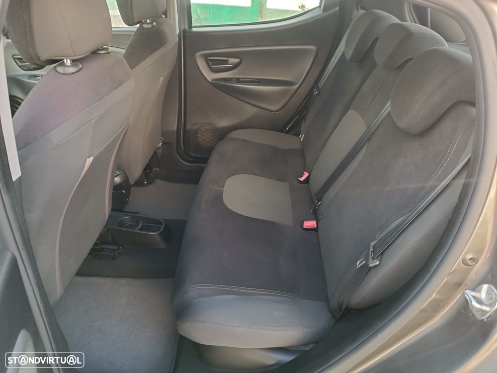 Lancia Ypsilon 1.2 S&S Urban - 11