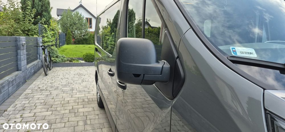Renault Trafic 2019 photo 2