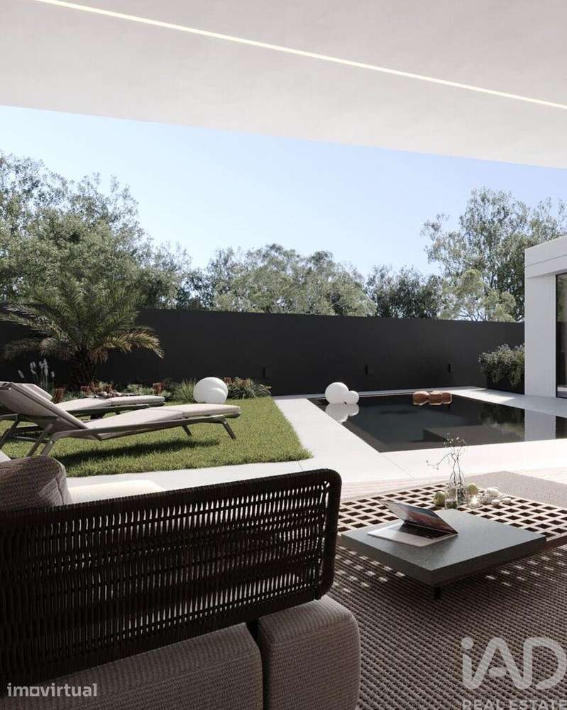 Casa / Villa T4 em Milheirós de 485,00 m2