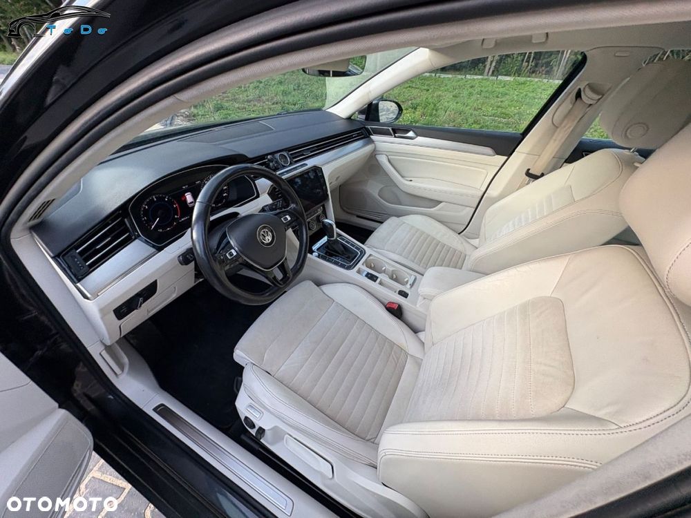 Volkswagen Passat Variant 2.0 TDI SCR 4Motion DSG Highline - 22