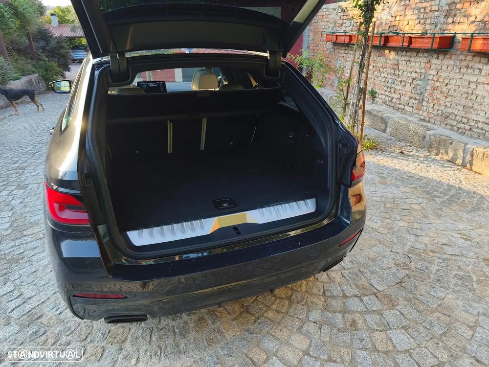 BMW 530 e Pack Desportivo M - 8