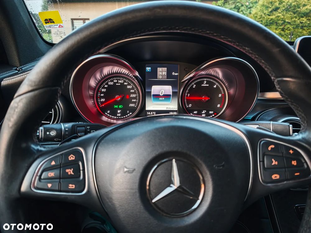 Mercedes-Benz GLC 220 d 4Matic 9G-TRONIC AMG Line - 31