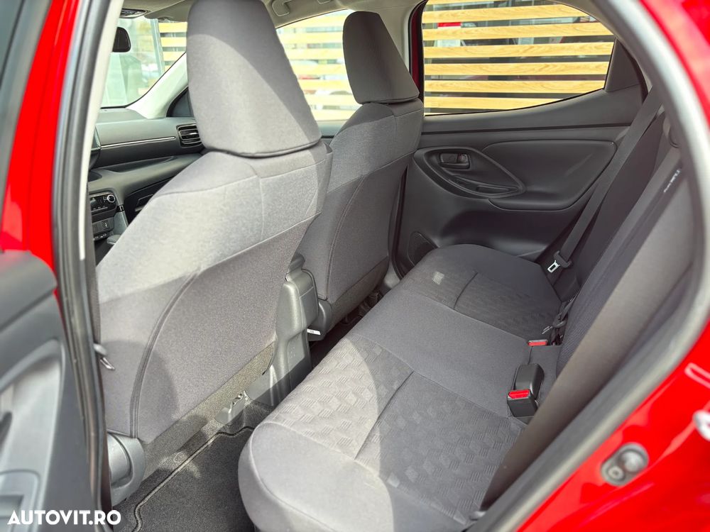 Toyota Yaris - 12